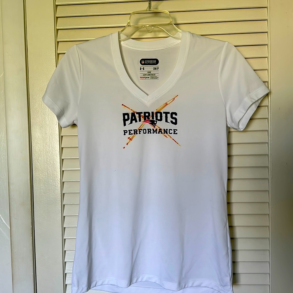 NFL COMBINE AUTHENTIC SM/P PATRIOTS PERFORMANCE T-shirt.